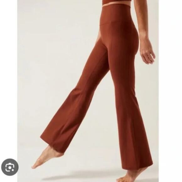 Athleta Salutation Stash Flare Pant Small Yoga Athleisure Pockets Activewear - Picture 1 of 7